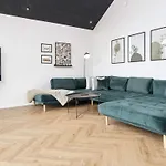 Дом отдыха Luxury Lakeside Retreat - By Traum Ansager