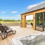 Дом отдыха Luxury Lakeside Retreat - By Traum Ansager