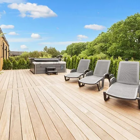 Luxury Lakeside Retreat - By Traum Casa vacanze *