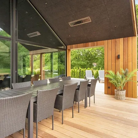 Luxury Lakeside Retreat - By Traum