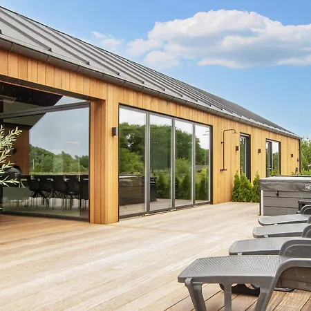 Ferienhaus Luxury Lakeside Retreat - By Traum