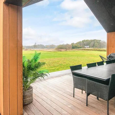 Luxury Lakeside Retreat - By Traum *