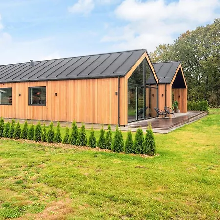 Luxury Lakeside Retreat - By Traum *