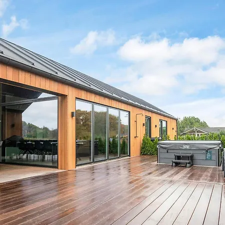 Vakantiehuis Luxury Lakeside Retreat - By Traum *