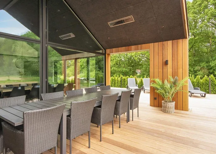 Luxury Lakeside Retreat - By Traum