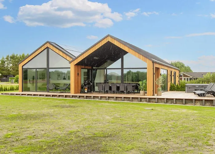 Nyaraló Luxury Lakeside Retreat - By Traum Ansager