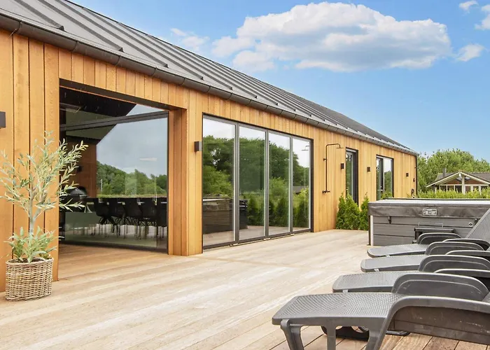 Nyaraló Luxury Lakeside Retreat - By Traum
