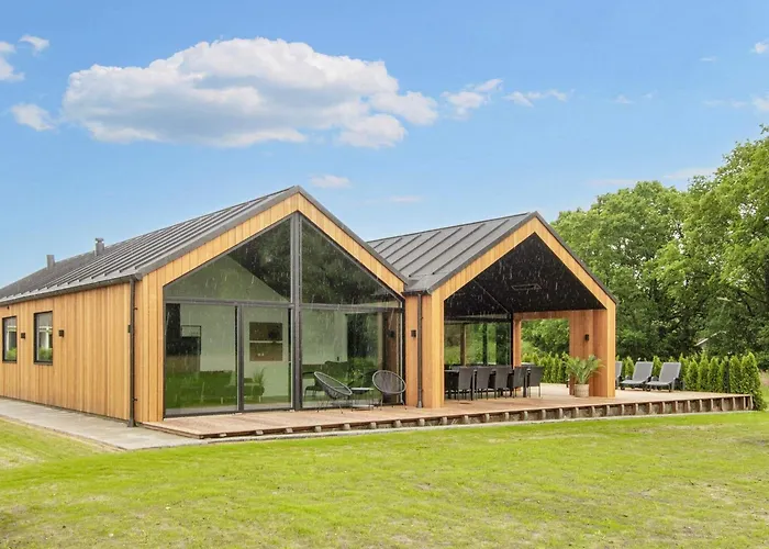 Nyaraló Luxury Lakeside Retreat - By Traum